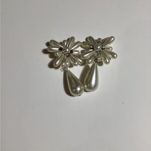 Vintage Cream Floral Pearl Earrings